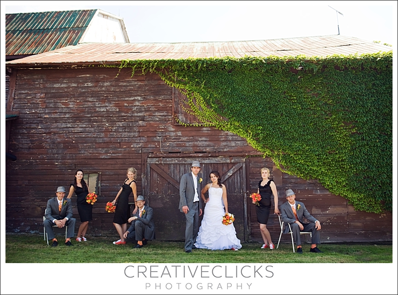 Niagara-Wedding-Photographer_133 Wedding party by old barn